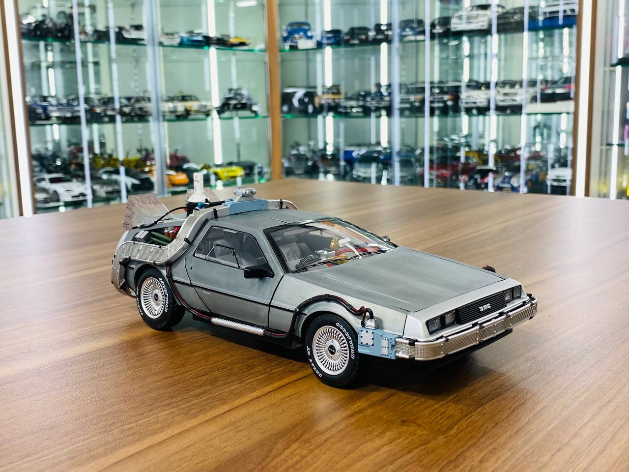 1/18 diecast Hot wheels DMC DeLorean Time Mechine - Back to the future –  dturman.com