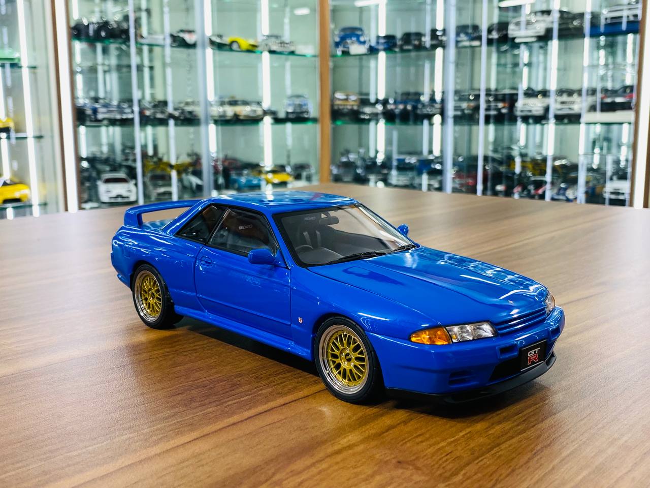 1/18 Diecast Model AutoArt Nissan Skyline GT-R R32 V-SPEC II - Blue –  dturman.com