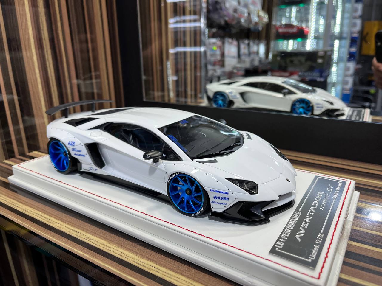 Davis & Giovanni Lamborghini Aventador LP750-4 SV 1/18 Resin Model - W –  dturman.com