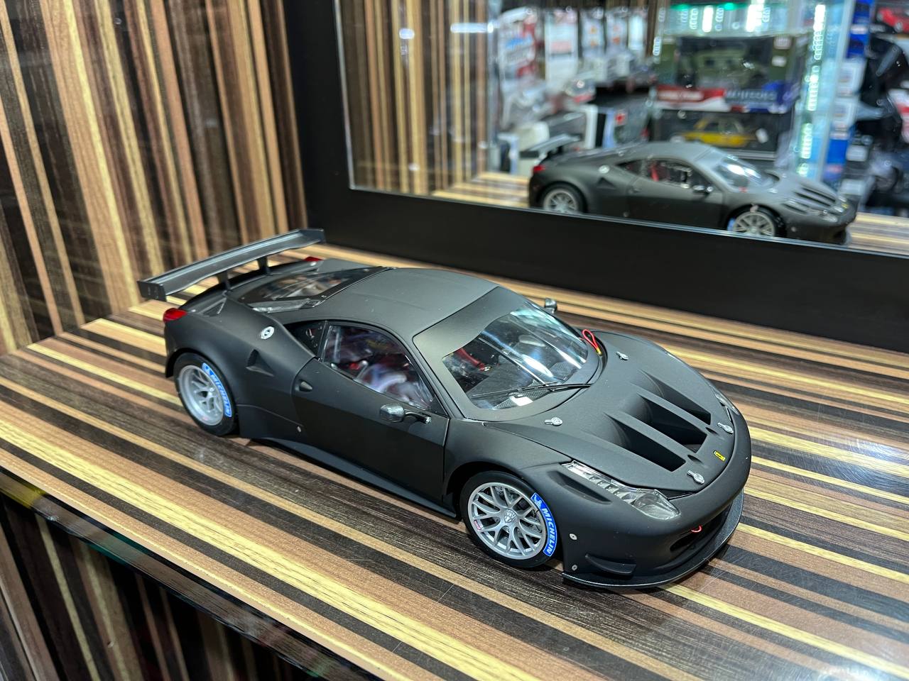 Hot Wheels Elite Ferrari 458 Italia GT2 - 1/18 Diecast Model, All Open –  dturman.com