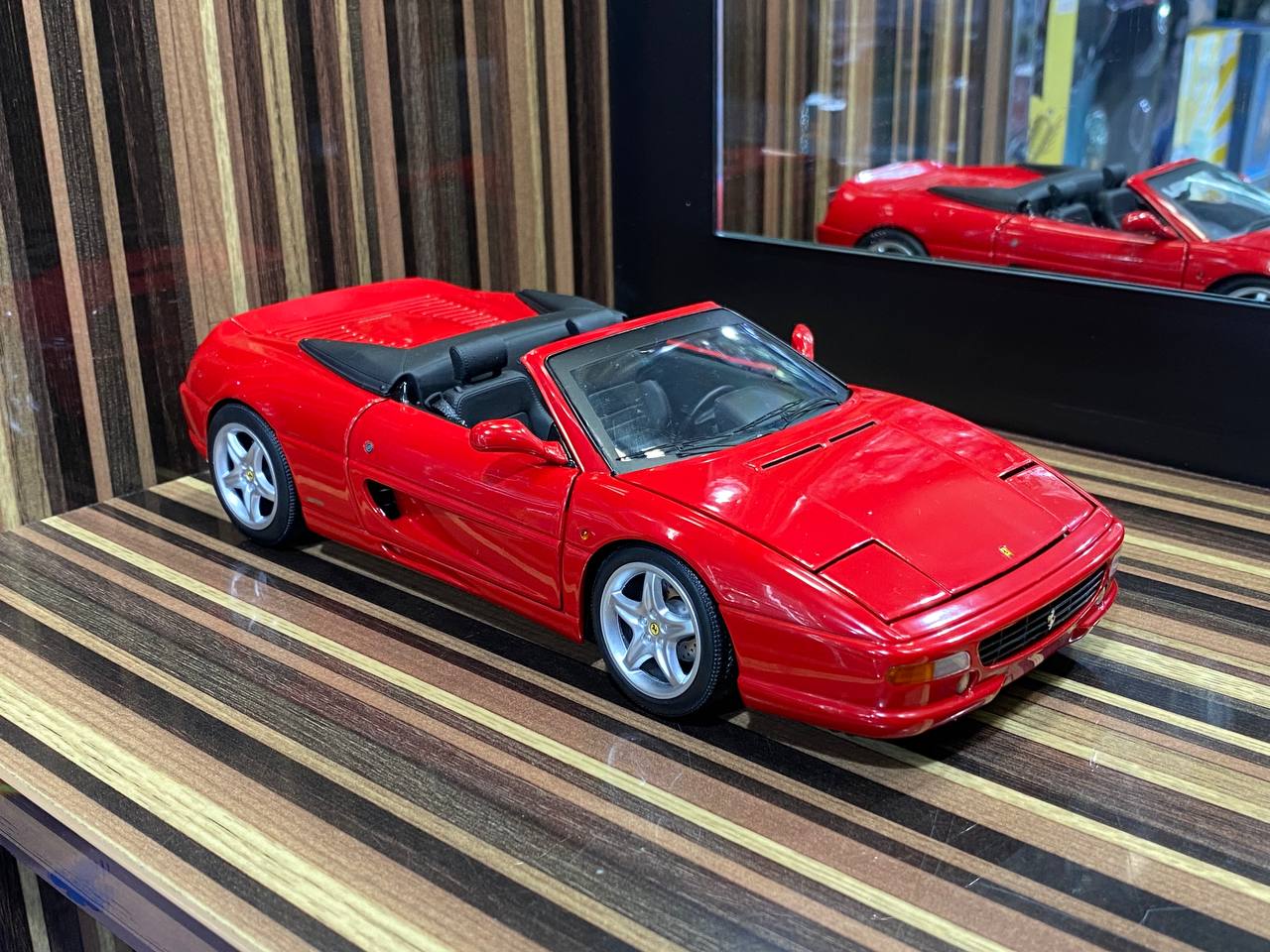 Hot Wheels Elite Ferrari F355 Spider 1 18 Diecast Red dturman