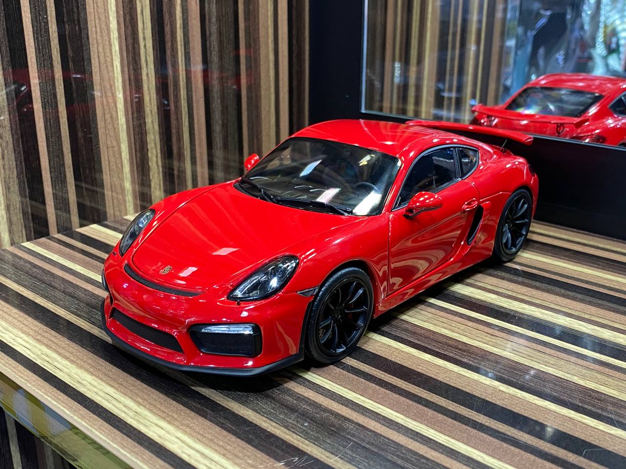 Porsche Cayman GT4 Schuco [1/18 Diecast Red] – dturman.com