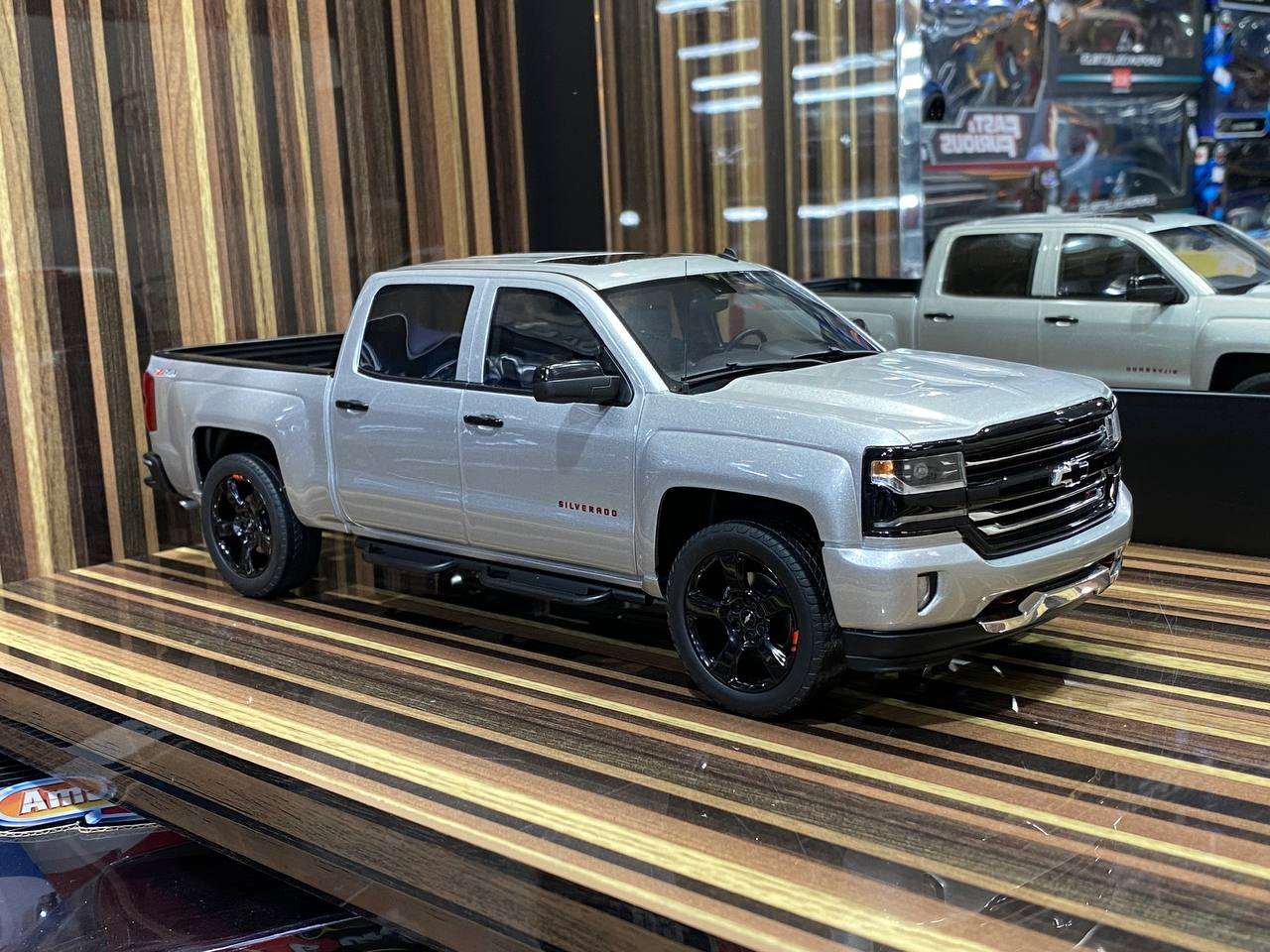 1 18 Diecast Chevrolet Silverado GT Spirit Scale Model Car dturman