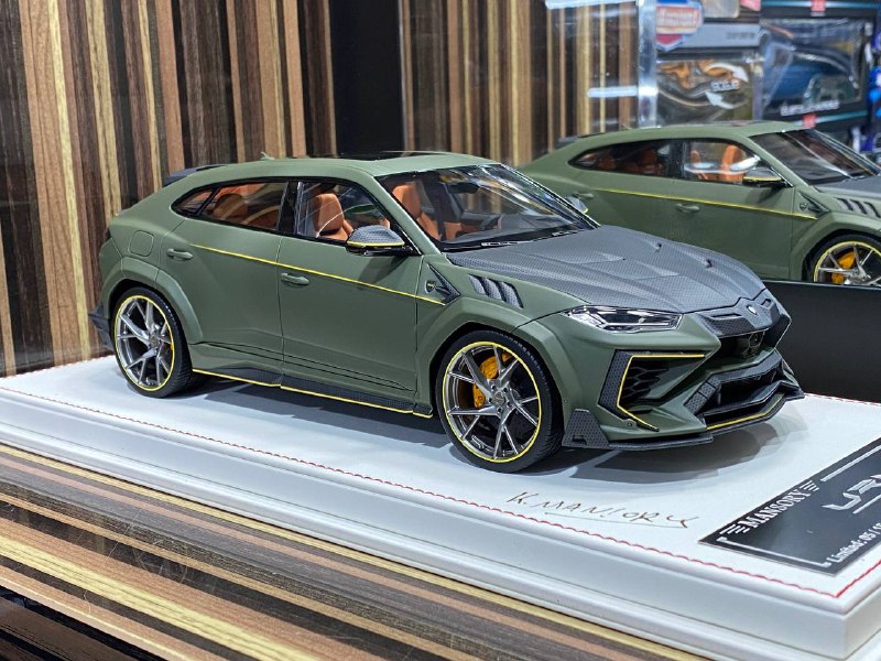 1/18 Resin Lamborghini Urus MANSORY Dark Green by Davis & Giovanni –  dturman.com