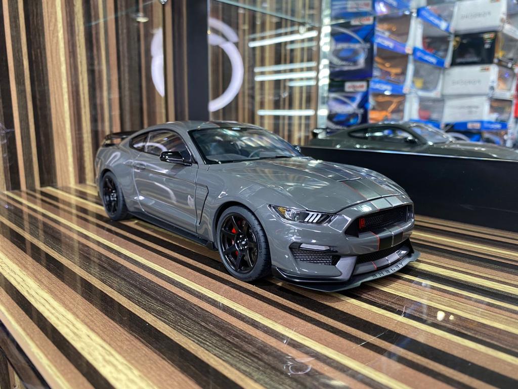 1 18 Diecast Ford Mustang Shelby GT500 Grey AUTOart Scale Model Car