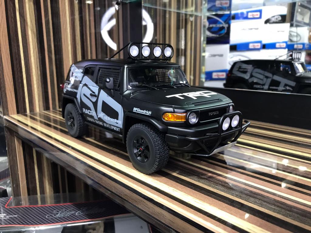 1/18 Diecast Toyota FJ Cruiser Black by AUTOart Scale Model Car –  dturman.com