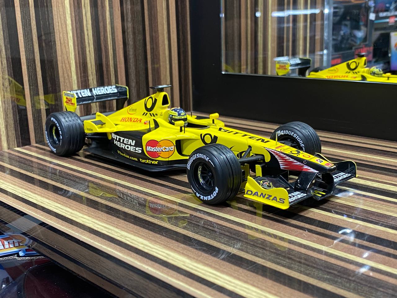 1/18 Jordan EJ11 Heinz-Harald Frentzen Formula 1 Yellow byHot 