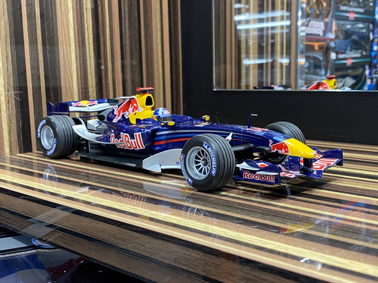 1/18 Red Bull Racing RB2 D. Coulthard 2006 Formula 1 Blue