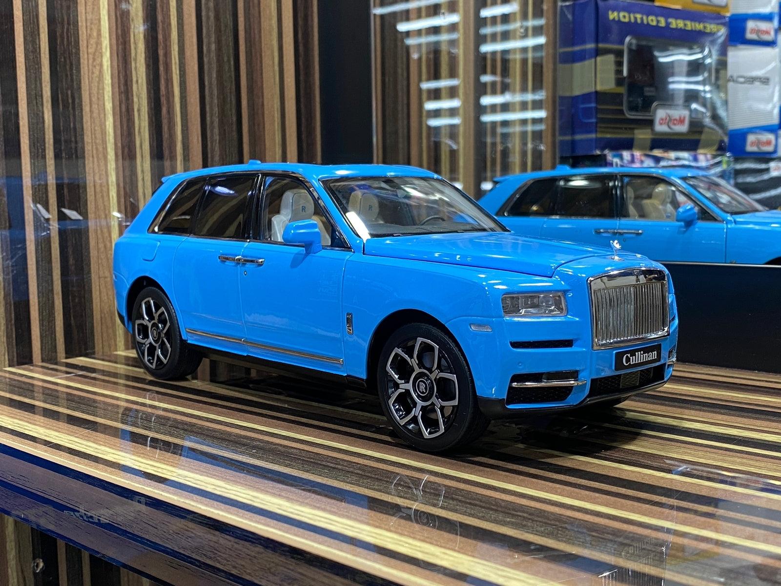 1/18 Diecast Rolls-Royce Cullinan Baby Blue Kyosho Scale Model Car –  dturman.com