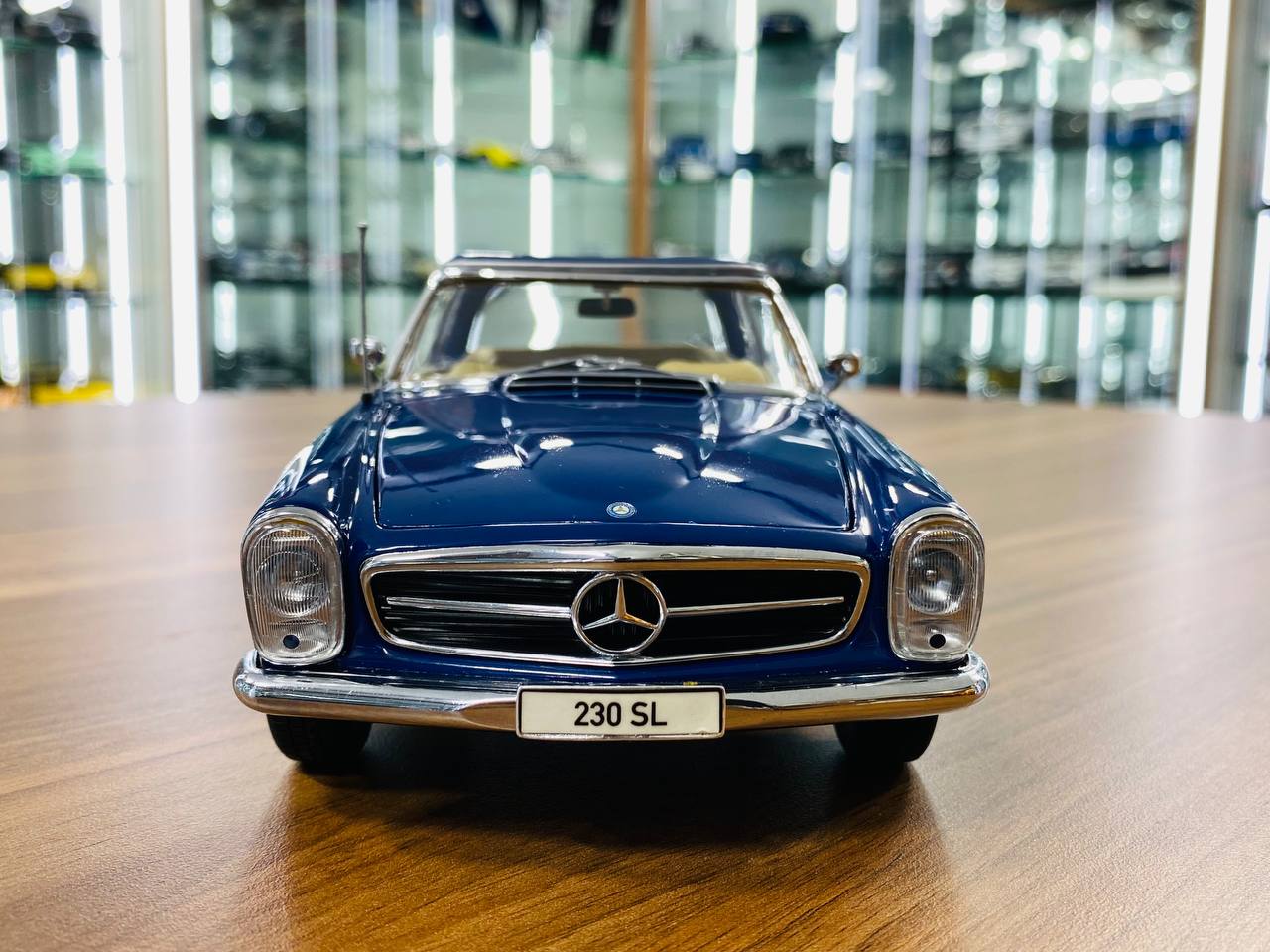 1/18 Diecast Norev Mercedes-Benz 230 SL 1963 Blue