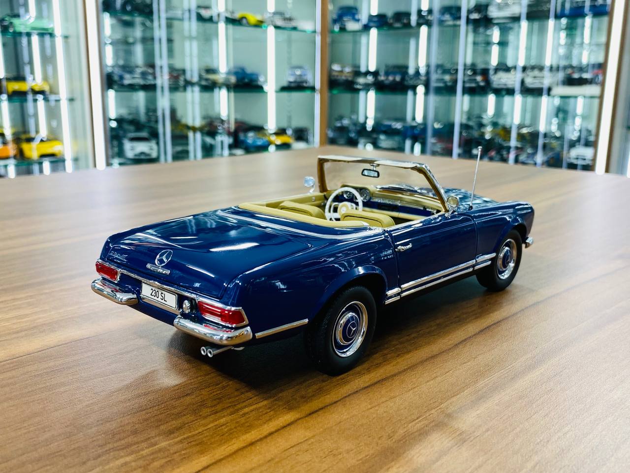 1/18 Diecast Norev Mercedes-Benz 230 SL 1963 Blue