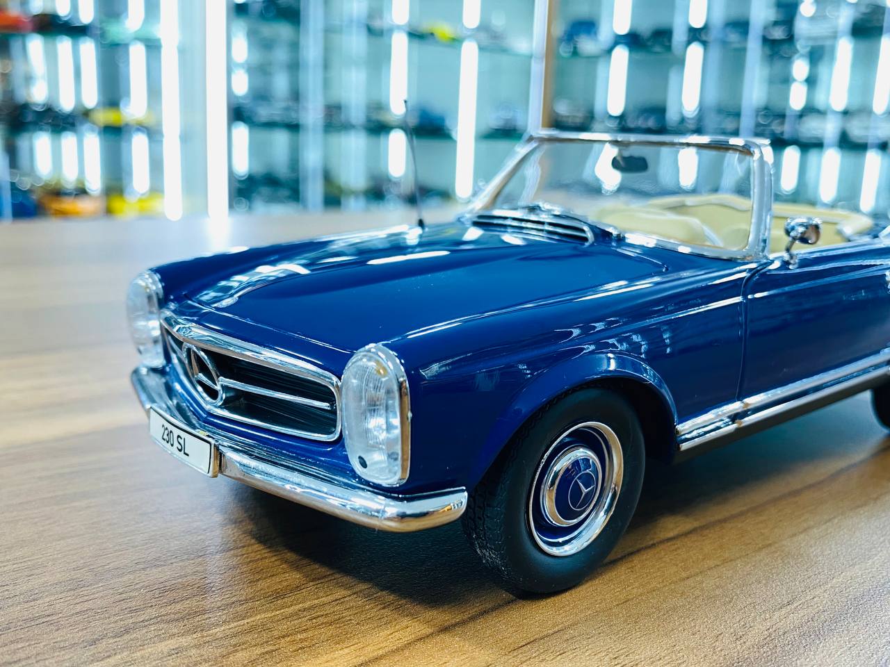 1/18 Diecast Norev Mercedes-Benz 230 SL 1963 Blue