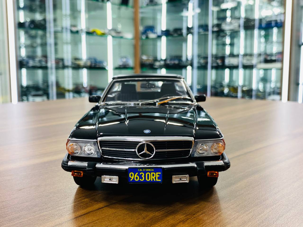 1/18 Diecast Norev Dealer Edition Mercedes-Benz 450 SL 1979 Black Limited Edition