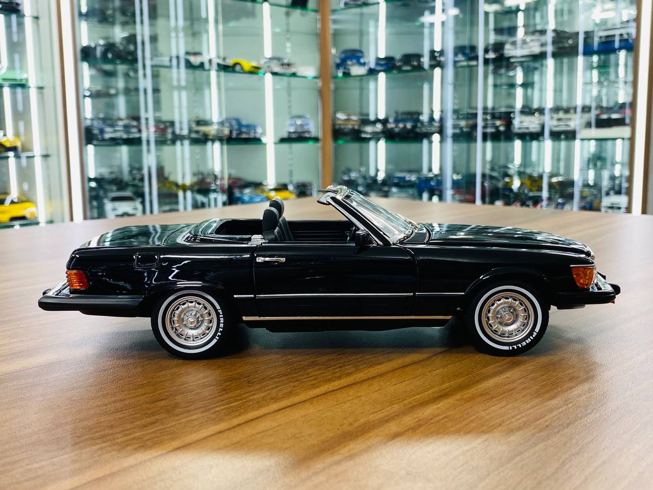 1/18 Diecast Norev Dealer Edition Mercedes-Benz 450 SL 1979 Black Limited Edition