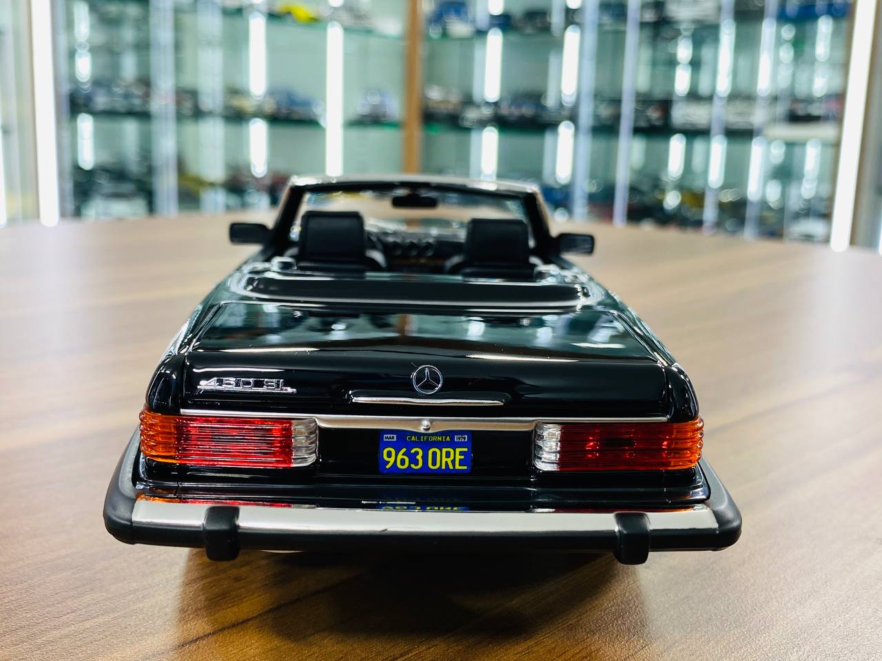 1/18 Diecast Norev Dealer Edition Mercedes-Benz 450 SL 1979 Black Limited Edition