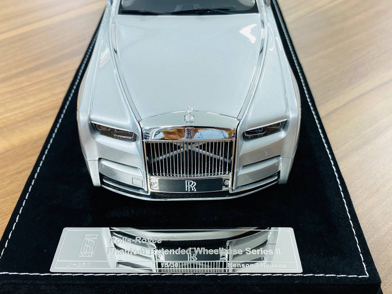 1/18 Resin Model - H&H Rolls Royce Phantom Extended Wheelbase Series II Moonlight Silver