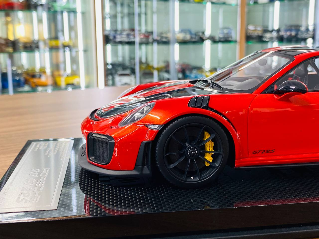 1/18 Resin Dino Porsche 911 GT2 RS - Lava Orange (Limited Edition 01/10)