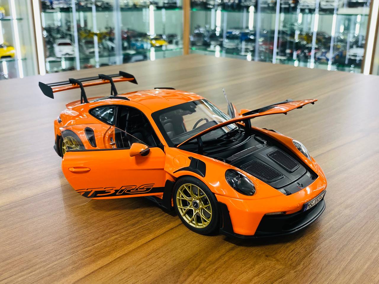 1/18 Norev Porsche 911 GT3 RS (2022) -  Gulf Orange