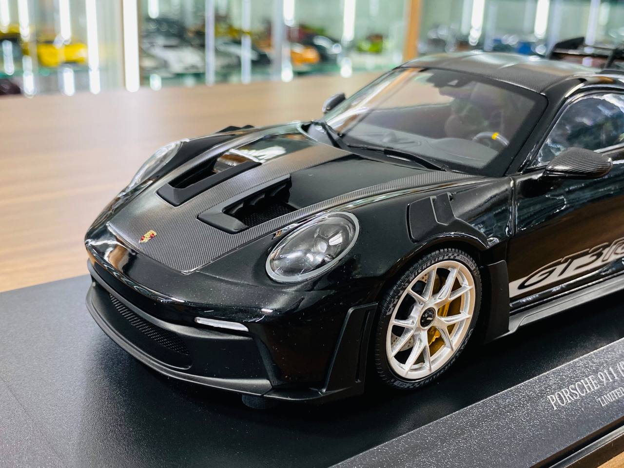 1/18 Diecast Model Minichamps Porsche 911 (992) GT3 RS (2023) - Black (Limited Edition 300)