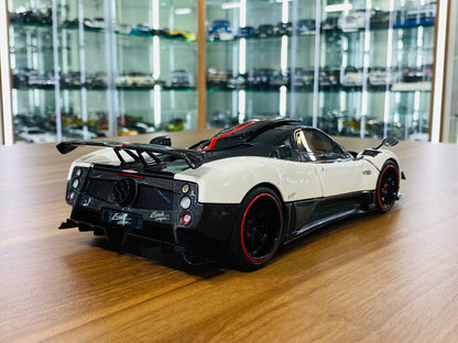 1/18 Diecast Model Almost Real Pagani Zonda Cinque - White / Carbon Fiber (Full Opening)