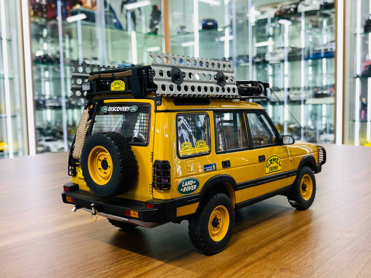 1 18 Diecast Land Rover Discovery Series 1 Camel Trophy Kalimantan 19 dturman