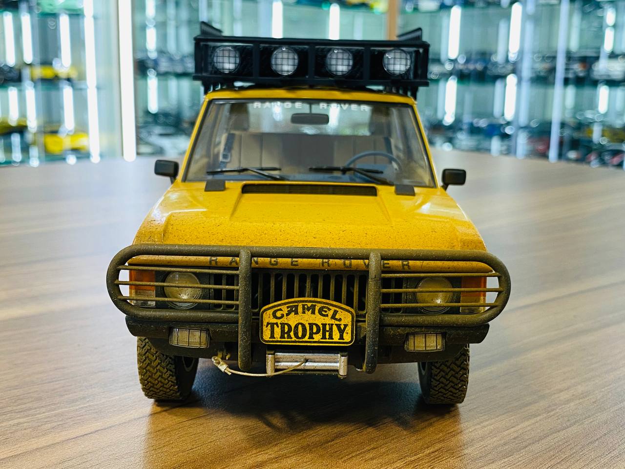 1/18 Diecast Land Rover Range Rover "Camel Trophy Papua New Guinea" Almost Real" Scale Model Car