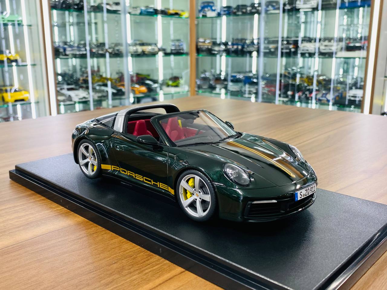 1/18 resin GT Spirit Porsche 911 Targa 4 Dark green Limited edition