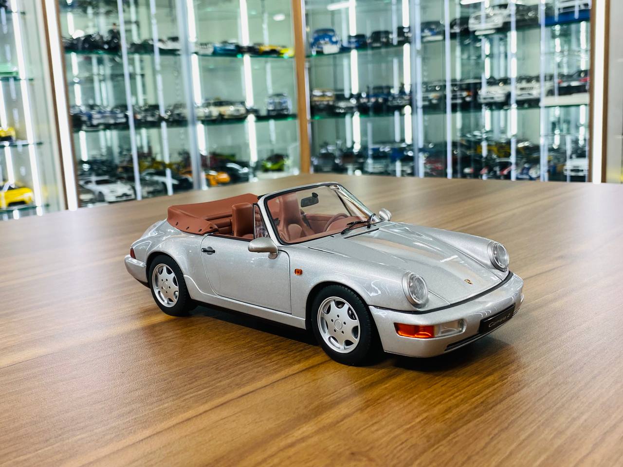 1/18 diecast Norev Porsche 911 Carrera 2 Cabriolet 1990 Limited 300 Silver