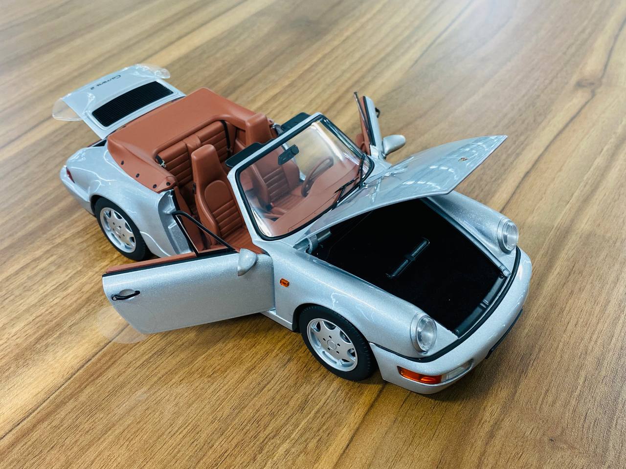 1/18 diecast Norev Porsche 911 Carrera 2 Cabriolet 1990 Limited 300 Silver