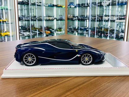 1/18 Resin Davis & Giovanni Ferrari LaFerrari - Dark Metallic Blue