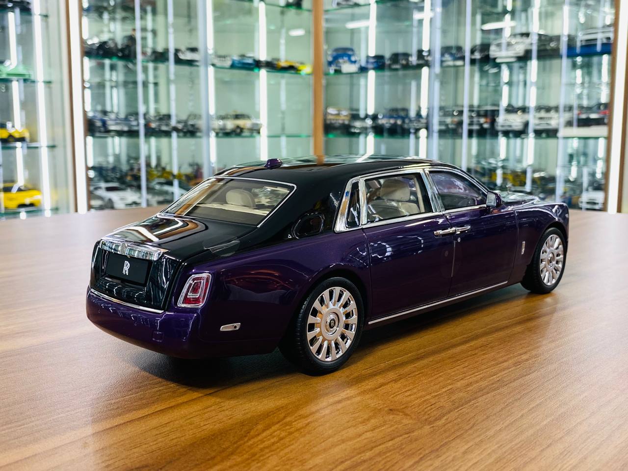 1/18 Diecast Kengfai Rolls Royce Phantom VIII - Purple/Black