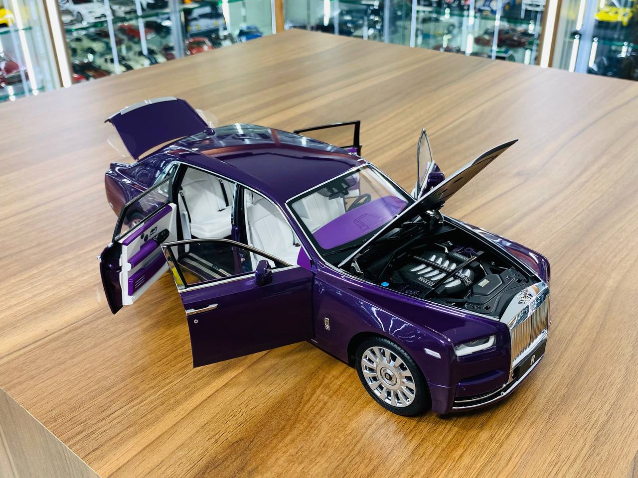 Kengfai Rolls Royce Phantom VIII - 1/18 Diecast, Full Opening, Purple/Silver