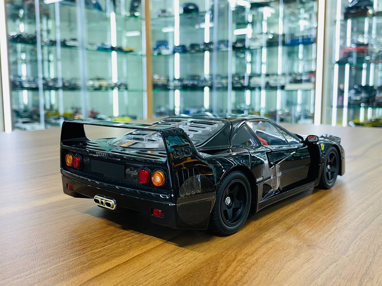 Kyosho Ferrari F40 - 1/18 Diecast, Full Opening, Limited Edition, Black