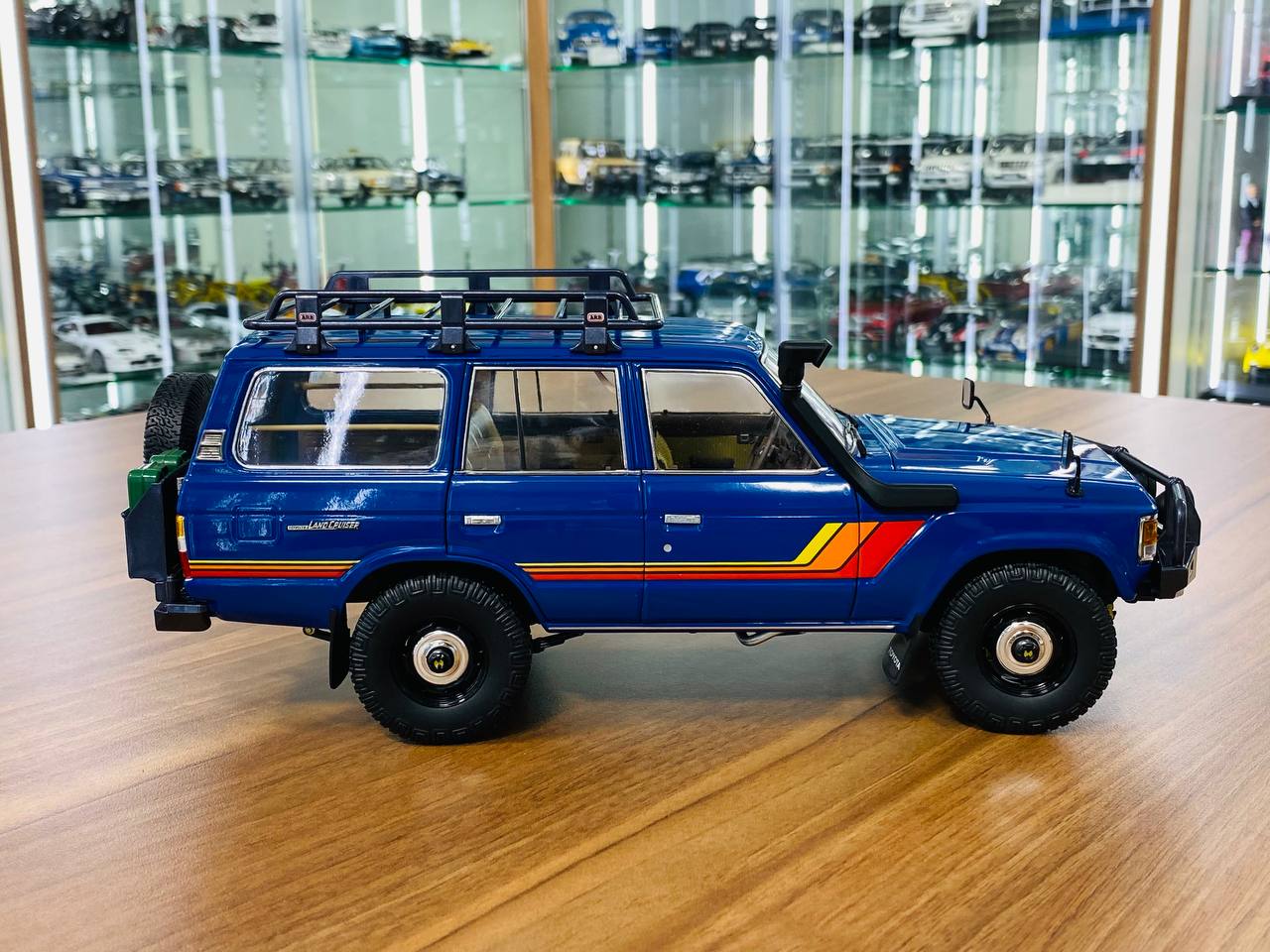 1/18 Diecast Toyota Land Cruiser 60 blue with sticker Kyosho Scale Model Car