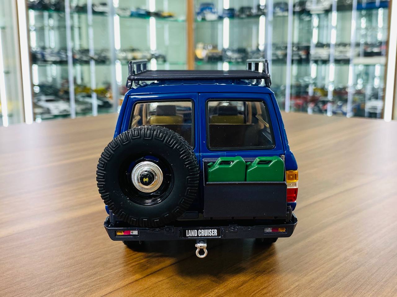 1/18 Diecast Toyota Land Cruiser 60 blue with sticker Kyosho Scale Model Car