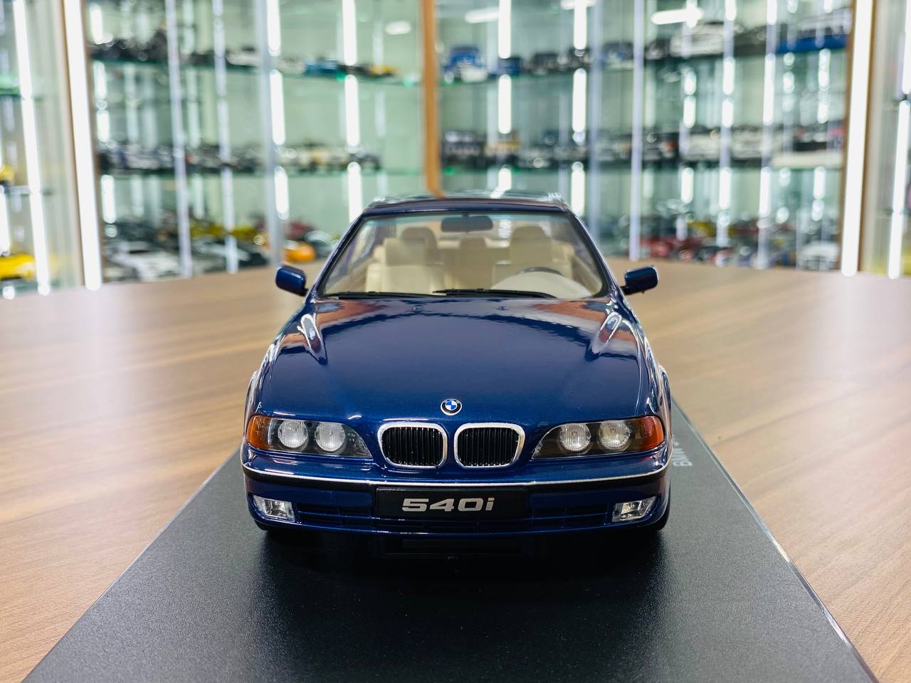 1/18 Diecast KK Scale BMW 540i E39 Sedan blue