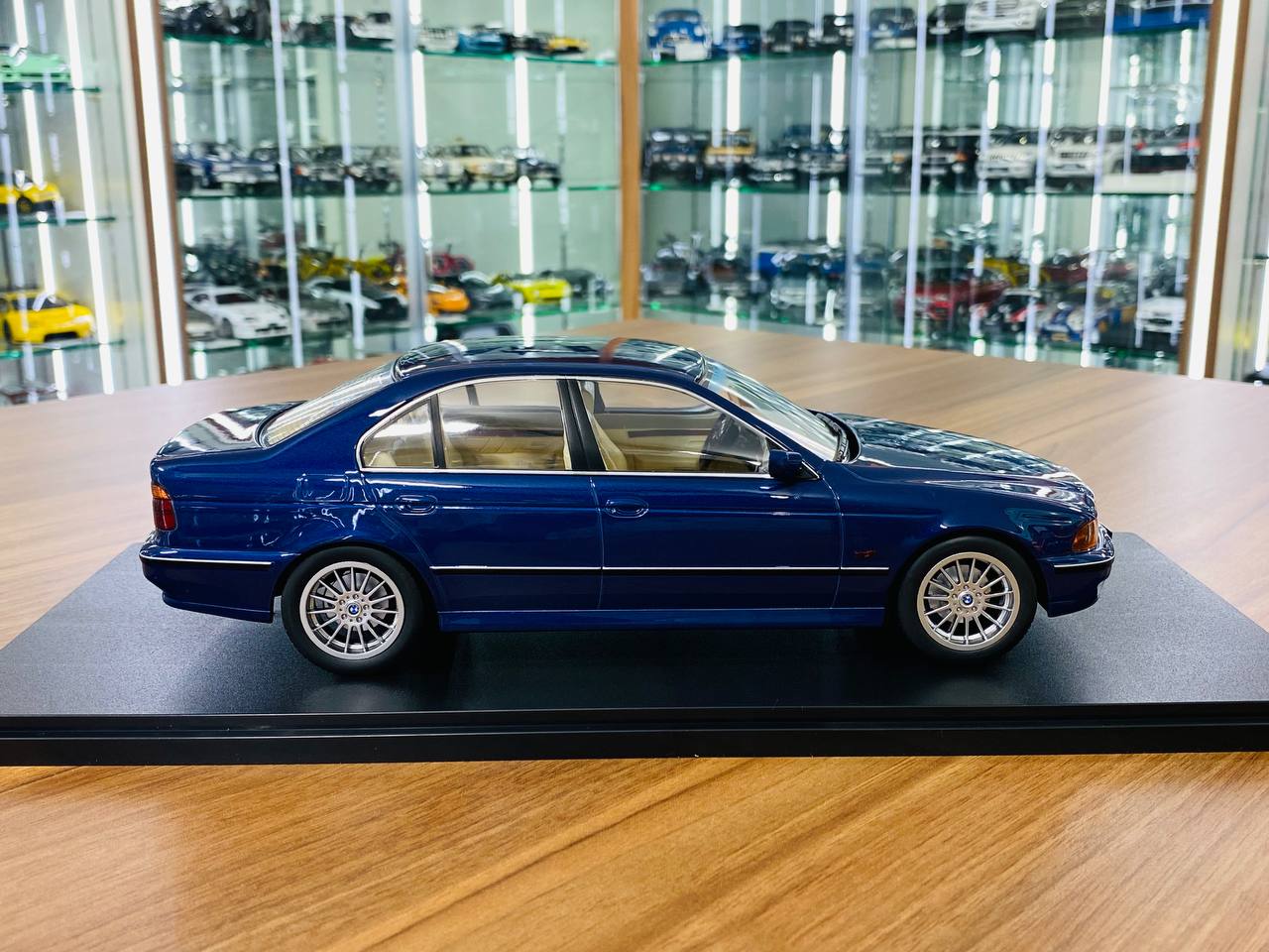 1/18 Diecast KK Scale BMW 540i E39 Sedan blue