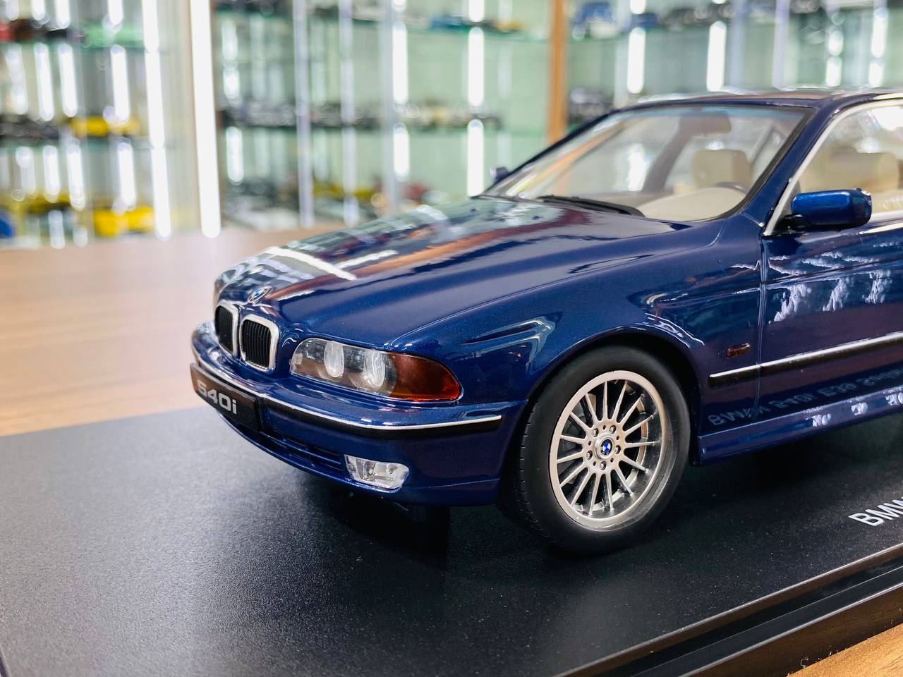 1/18 Diecast KK Scale BMW 540i E39 Sedan blue