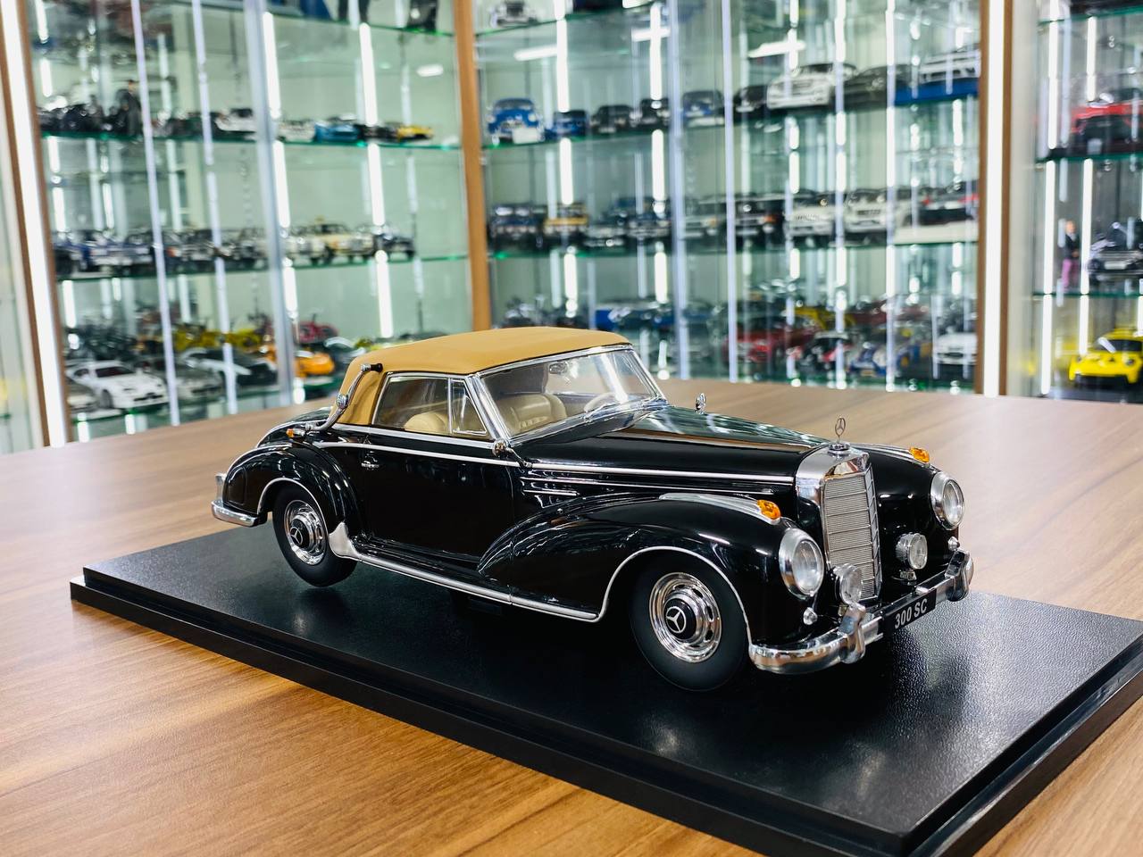 1/18 Diecast KK Scale Mercedes 300 SC Cabriolet 1965 Black