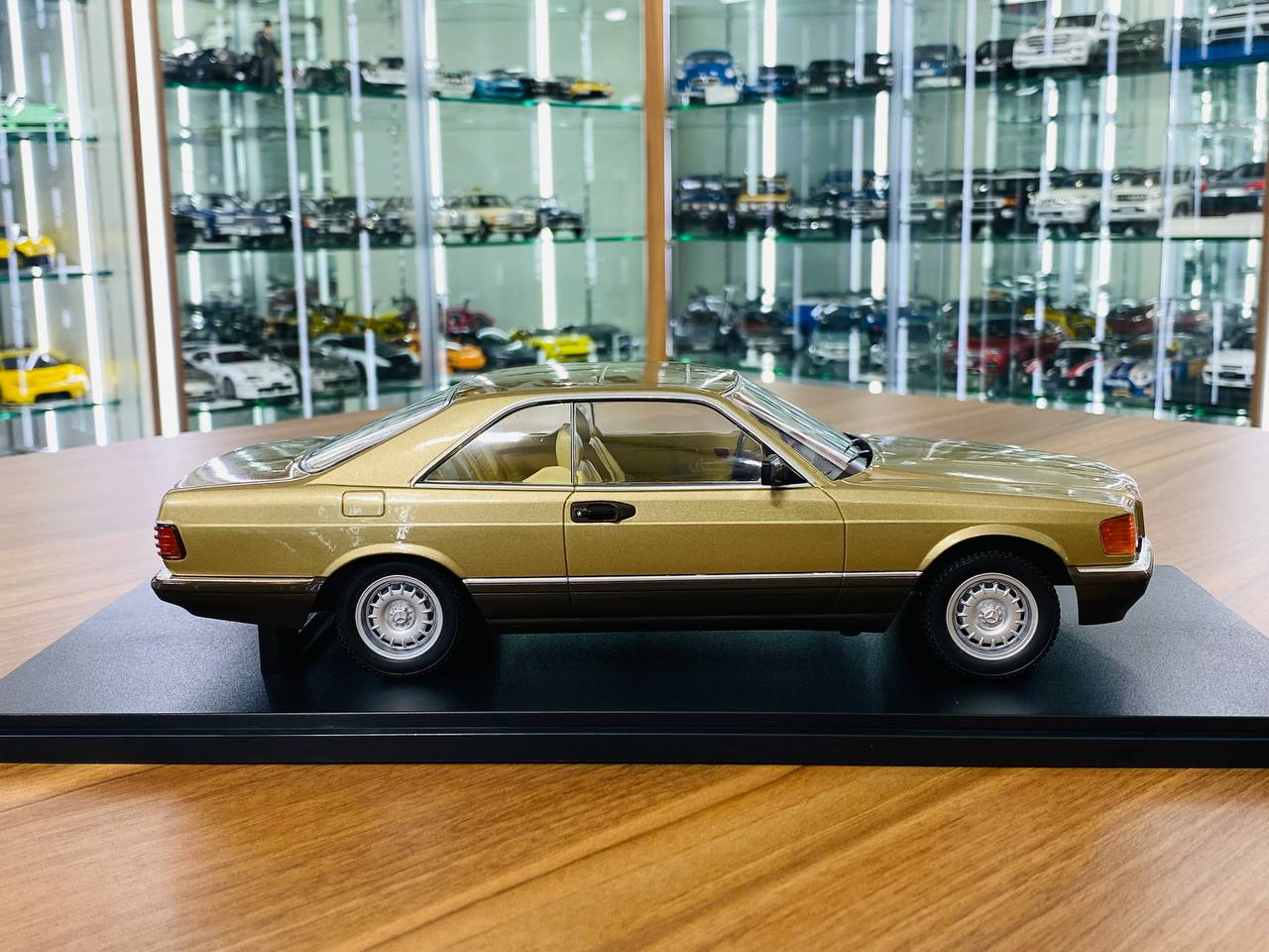 1/18 Diecast KK Scale Mercedes Benz 500 SEC ( C126 ) Gold