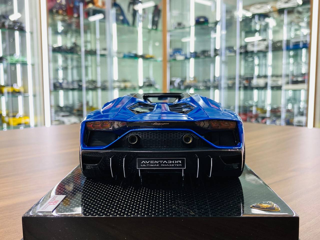 1/18 Resin Lamborghini Aventador Ultimae Roadster Blue by MR