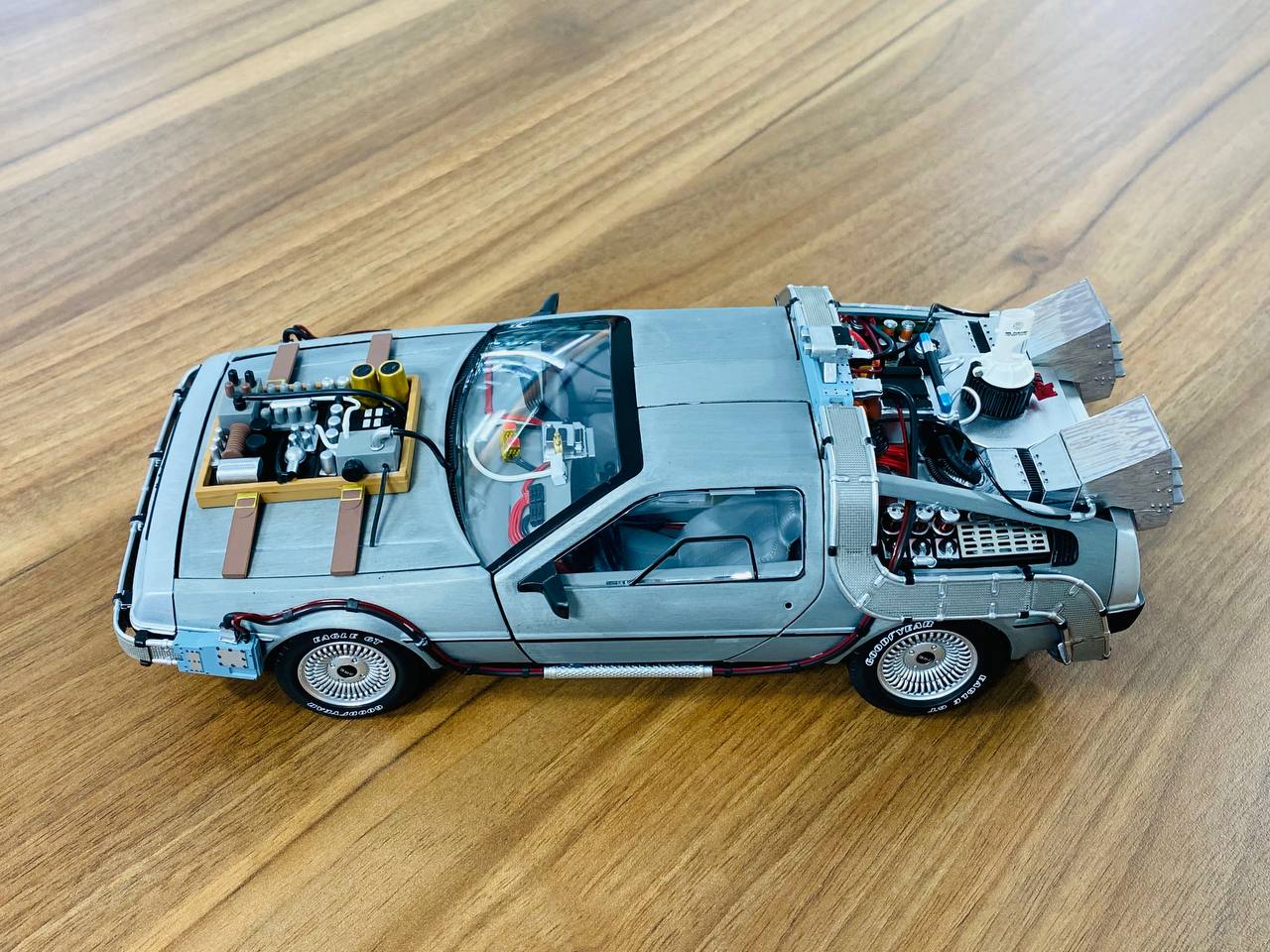 1 18 diecast Hot wheels DMC DeLorean Time Mechine Back to the future dturman