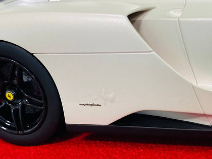 1/18 MR Collection Ferrari Enzo in a stunning pearl white | Limited Edition