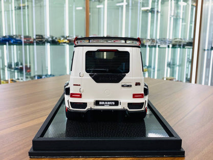 MotorHelix Mercedes-Benz Brabus 900 Rocket Resin Model - Pearl White / Carbon | 1/18