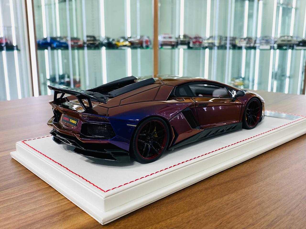 Davis & Giovanni Lamborghini Aventador Novitec Torado Resin Model - Chameleon Blue | 1/18 Scale