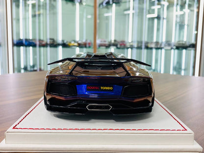 Davis & Giovanni Lamborghini Aventador Novitec Torado Resin Model - Chameleon Blue | 1/18 Scale