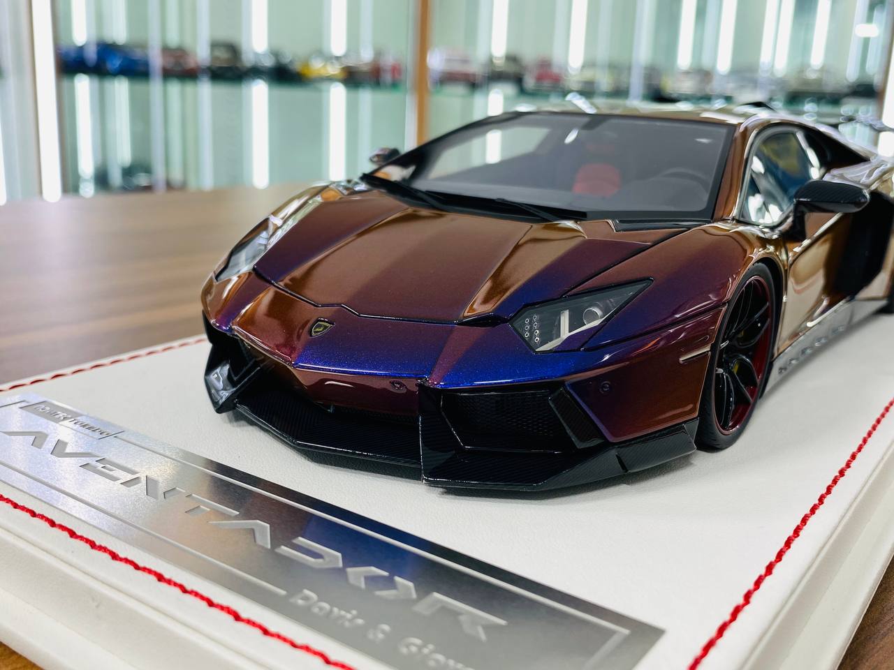 Davis & Giovanni Lamborghini Aventador Novitec Torado Resin Model - Chameleon Blue | 1/18 Scale