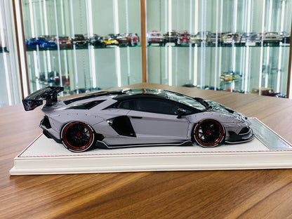 1/18 Resin Model - Davis & Giovanni Lamborghini Aventador SVJ LB Performance in Grey, Limited to 40 Pieces