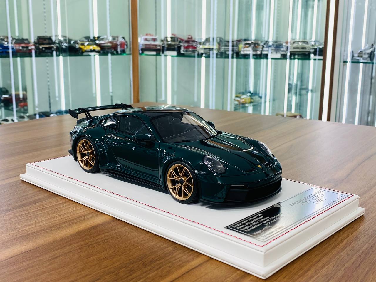 Davis & Giovanni Porsche 911 GT3 (992) Resin Model - Dark Green | 1/18 Scale