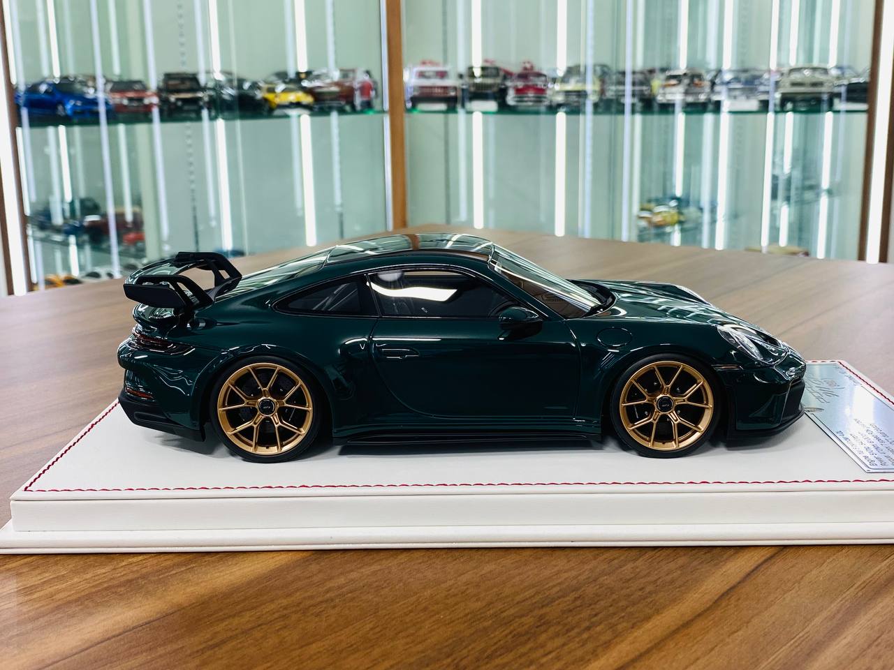 Davis & Giovanni Porsche 911 GT3 (992) Resin Model - Dark Green | 1/18 Scale